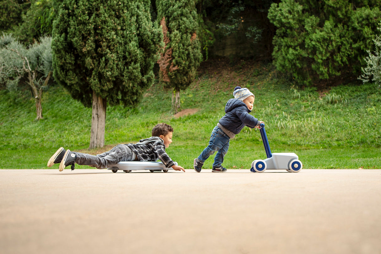 2 boys playing with Italtrike products