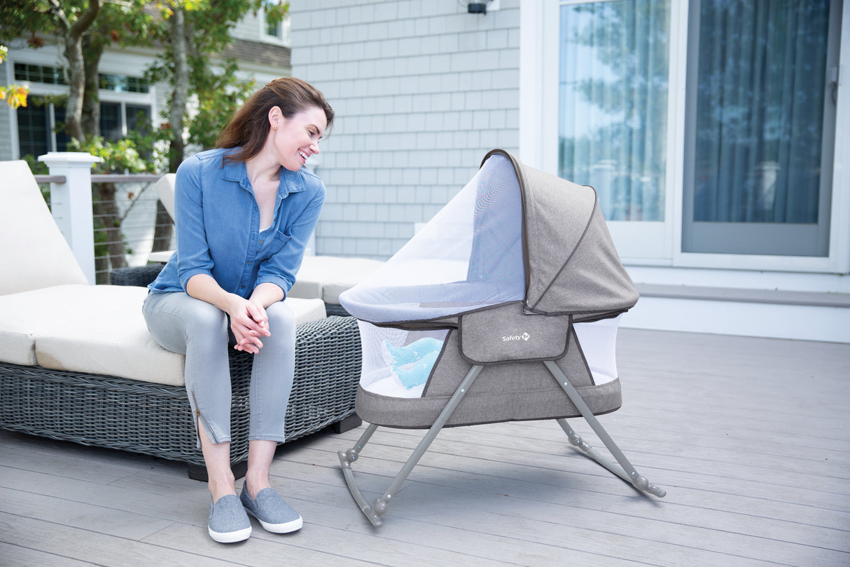 Safety 1st Nap & Go Rocking Bassinet